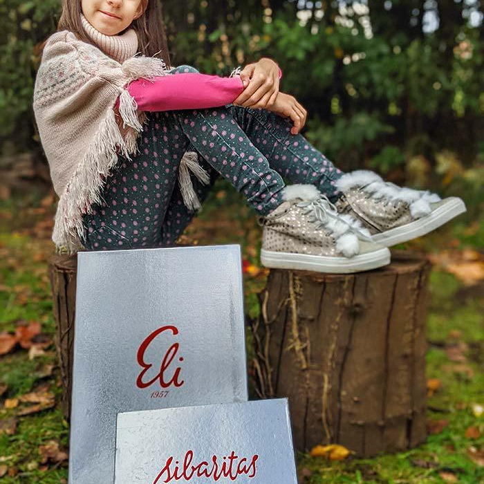 Colaboración de Eli 1957 con los youtubers Tremending Girls