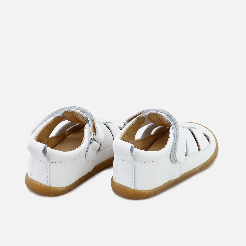 Sandalias barefoot cerradas en piel blanca Elisoft | Eli 1957