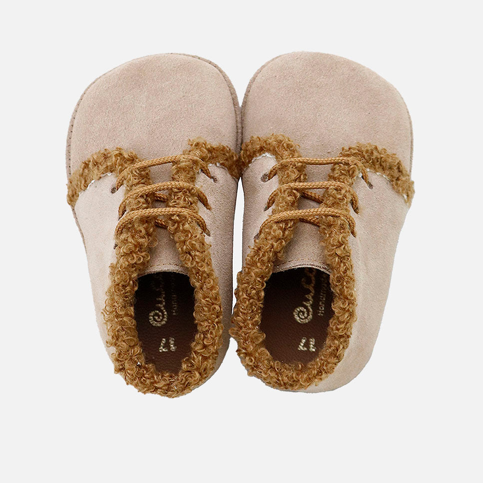 Cute camel velour baby booties | Eli 1957