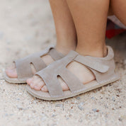 Sandalias barefoot piel afelpado piedra con cierre adherente Elisoft | Eli 1957