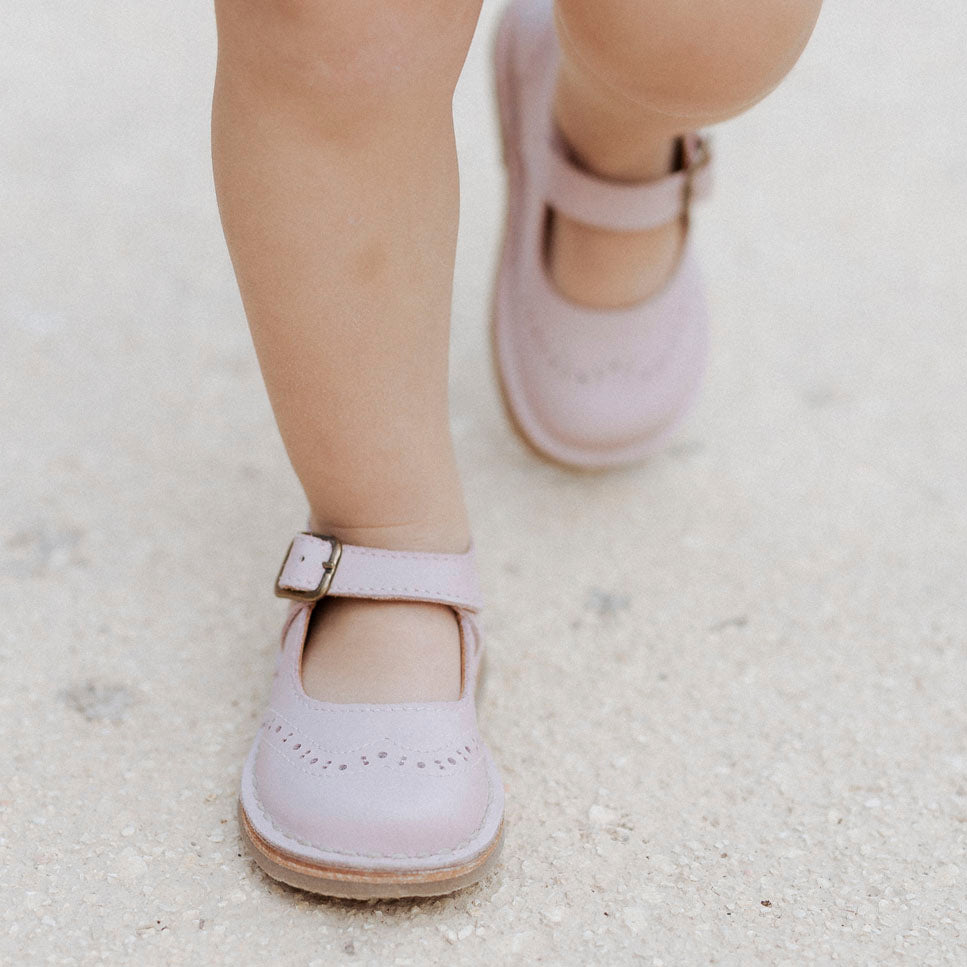 Classic pink leather Mary Janes Sibaritas | Eli 1957
