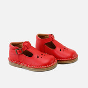 Zapato Pepito clásico de piel rojo con hebilla y picados  Eli Classics | Eli 1957