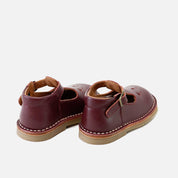 Zapato Pepito clásico de piel burdeos con hebilla y picados  Eli Classics | Eli 1957