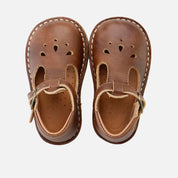 Zapato Pepito clásico de piel marron con hebilla y picados  Eli Classics | Eli 1957