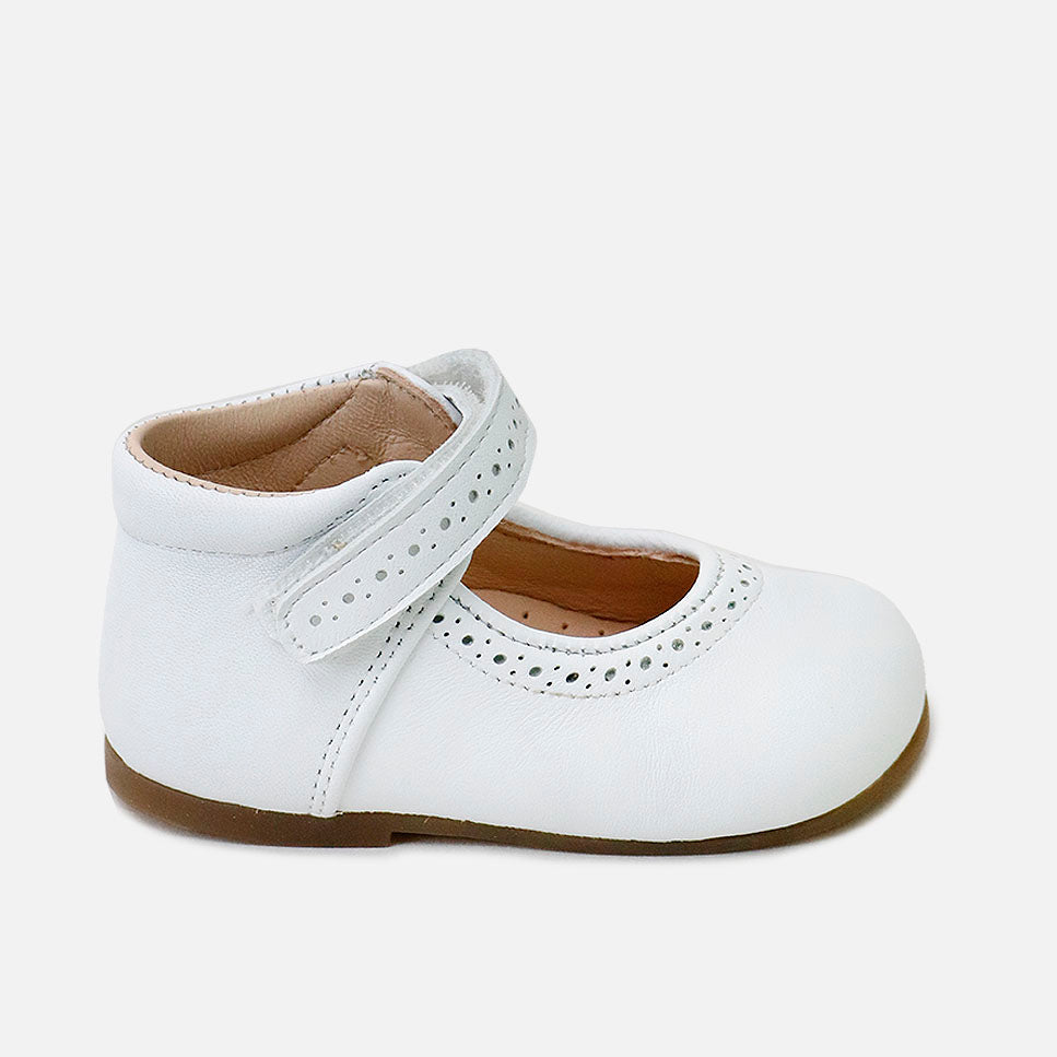 White leather Merceditas with perforations for first steps Cucada | Eli 1957