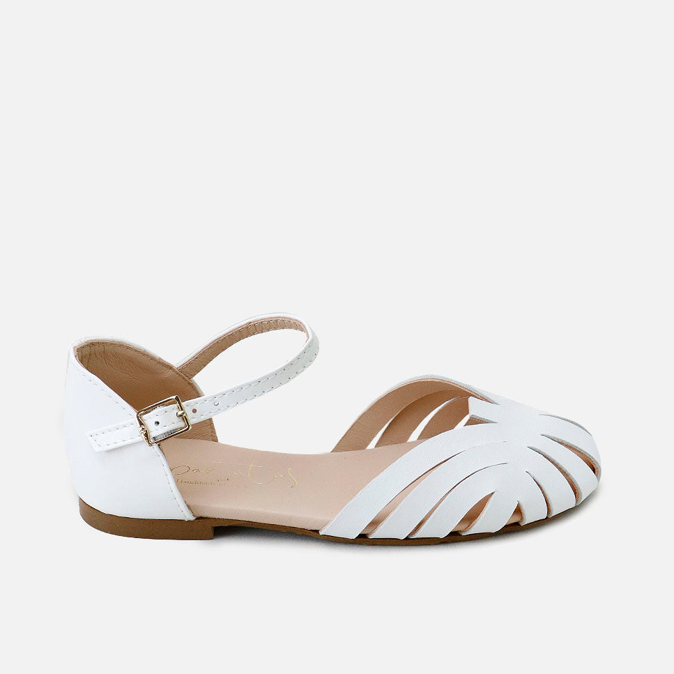 Merceditas de piel blanca calada Papanatas | Eli 1957