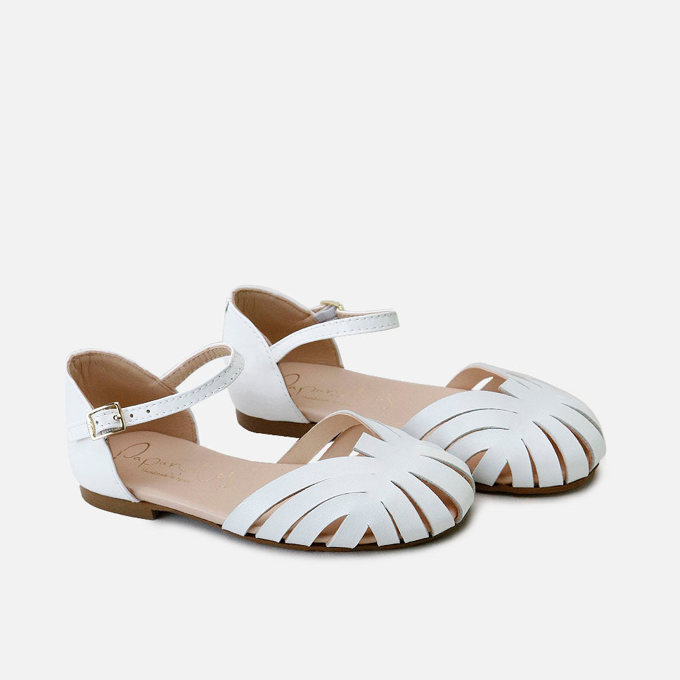 Merceditas de piel blanca calada Papanatas | Eli 1957