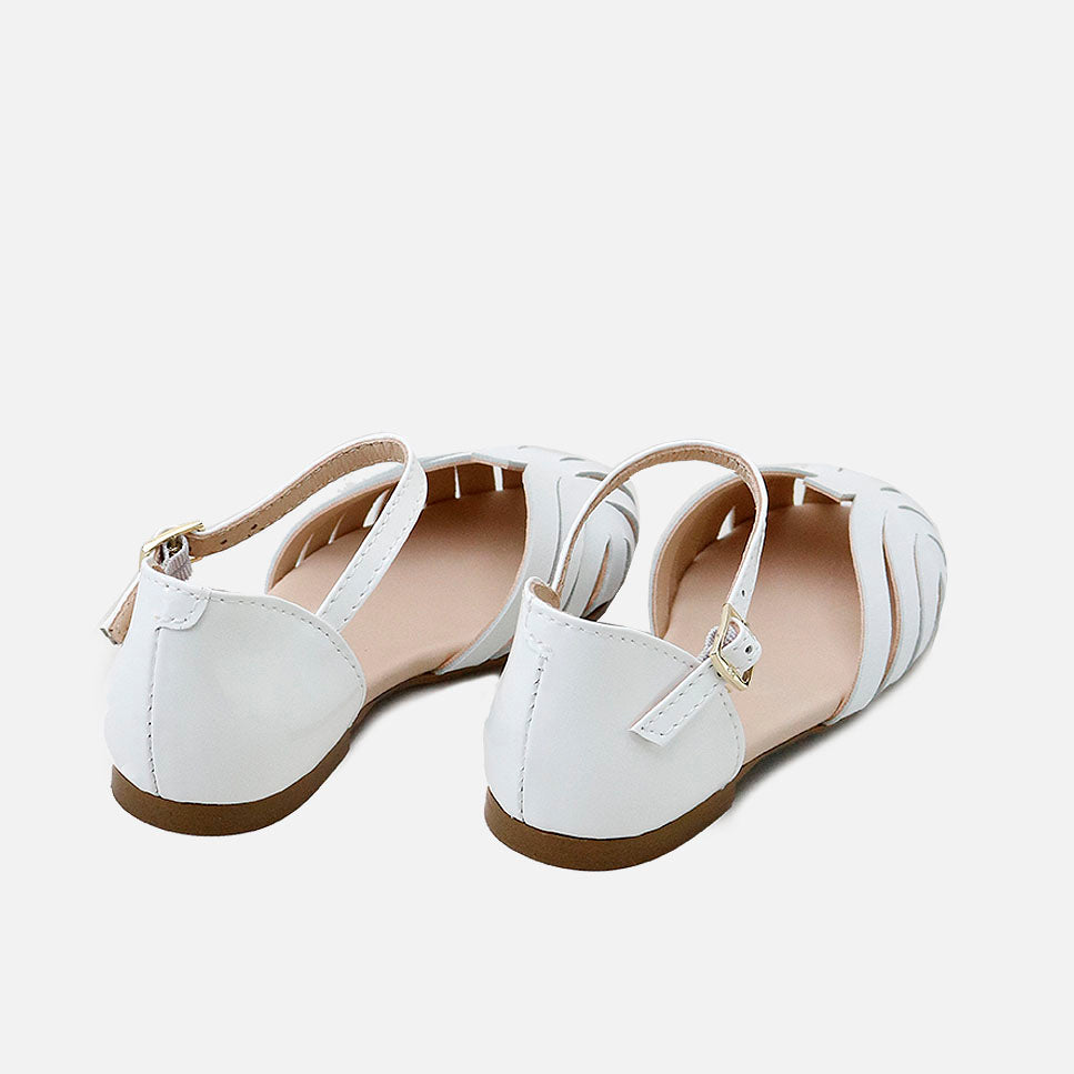 Merceditas de piel blanca calada Papanatas | Eli 1957