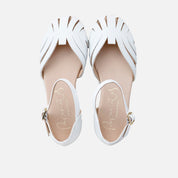 Merceditas de piel blanca calada Papanatas | Eli 1957