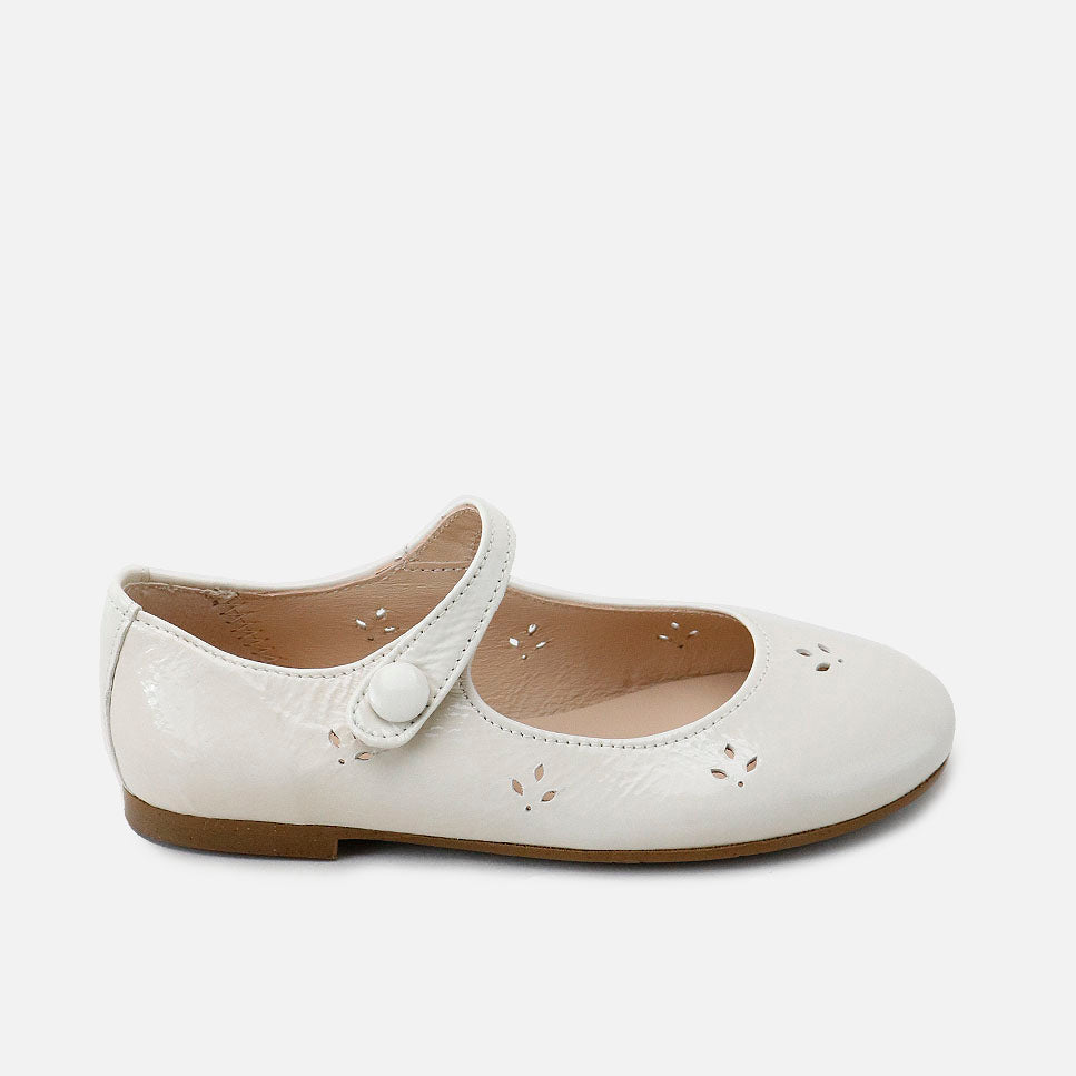 Merceditas piel charol arrugado beig hojas Papanatas | Eli 1957