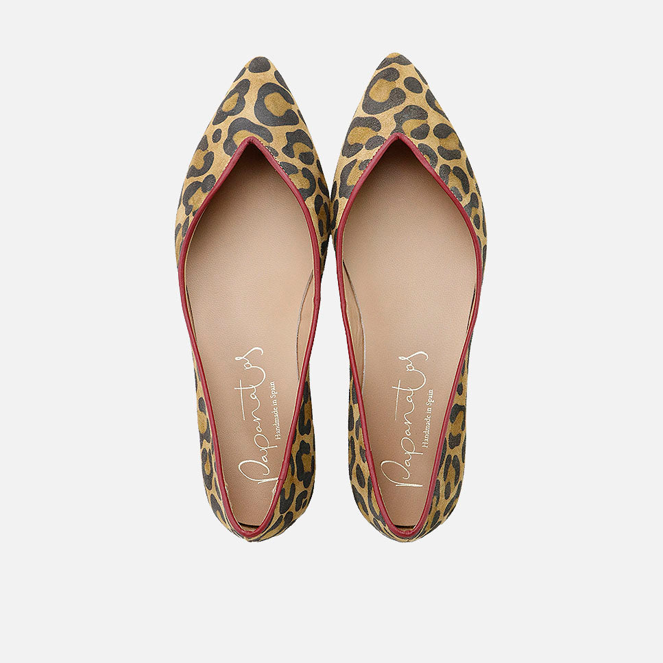 Pointed-toe animal print ballet flats | Eli 1957