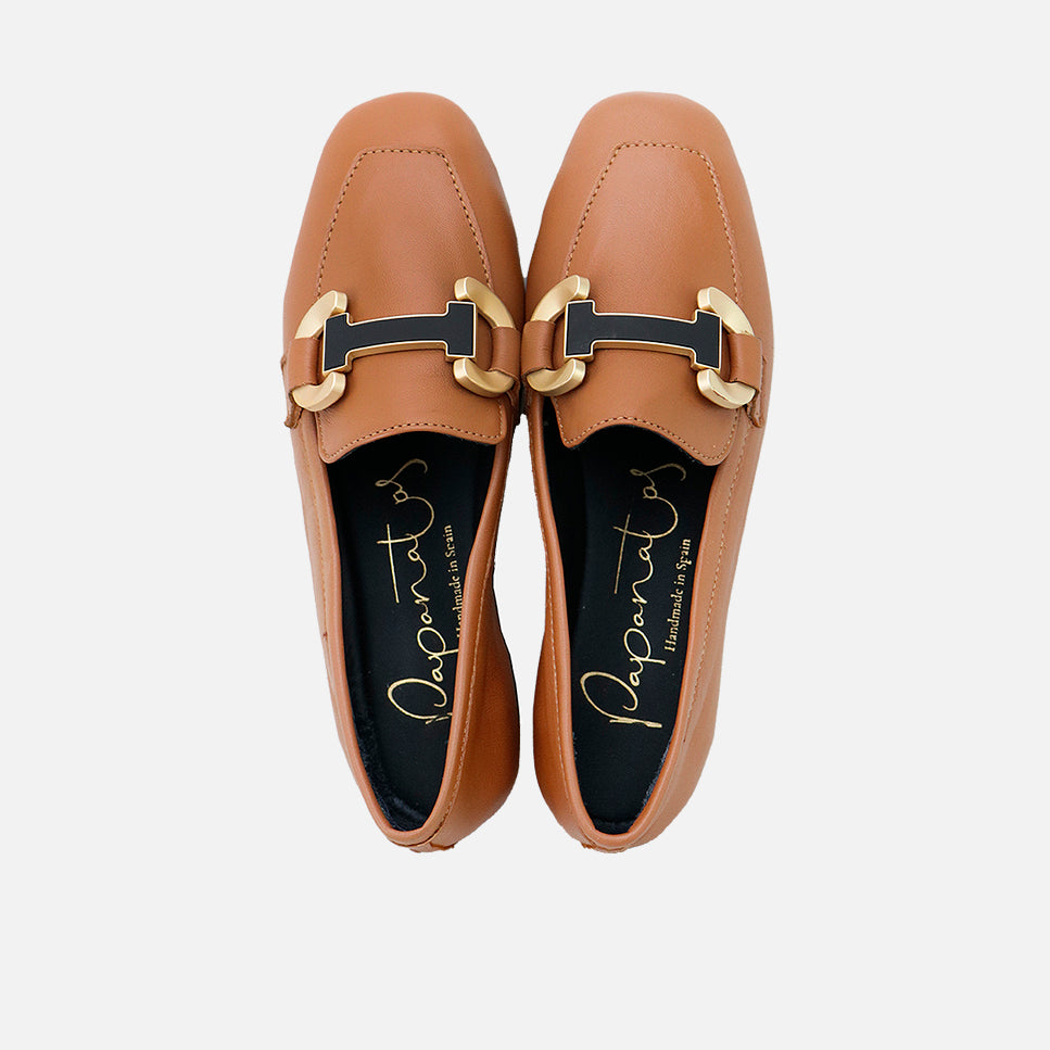 Glove buckle loafers with guantino leather and Papanatas | Eli 1957