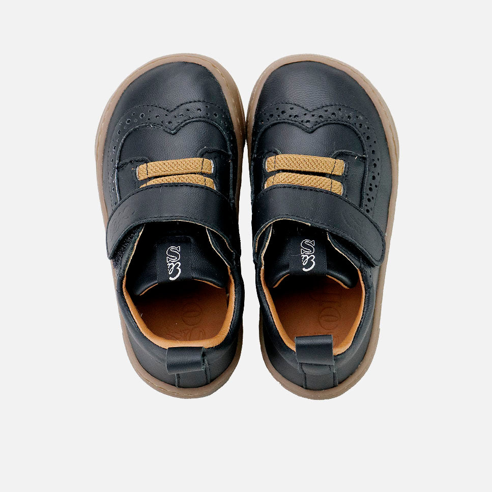 Deportivos barefoot picados piel guantino negro Elisoft | Eli 1957