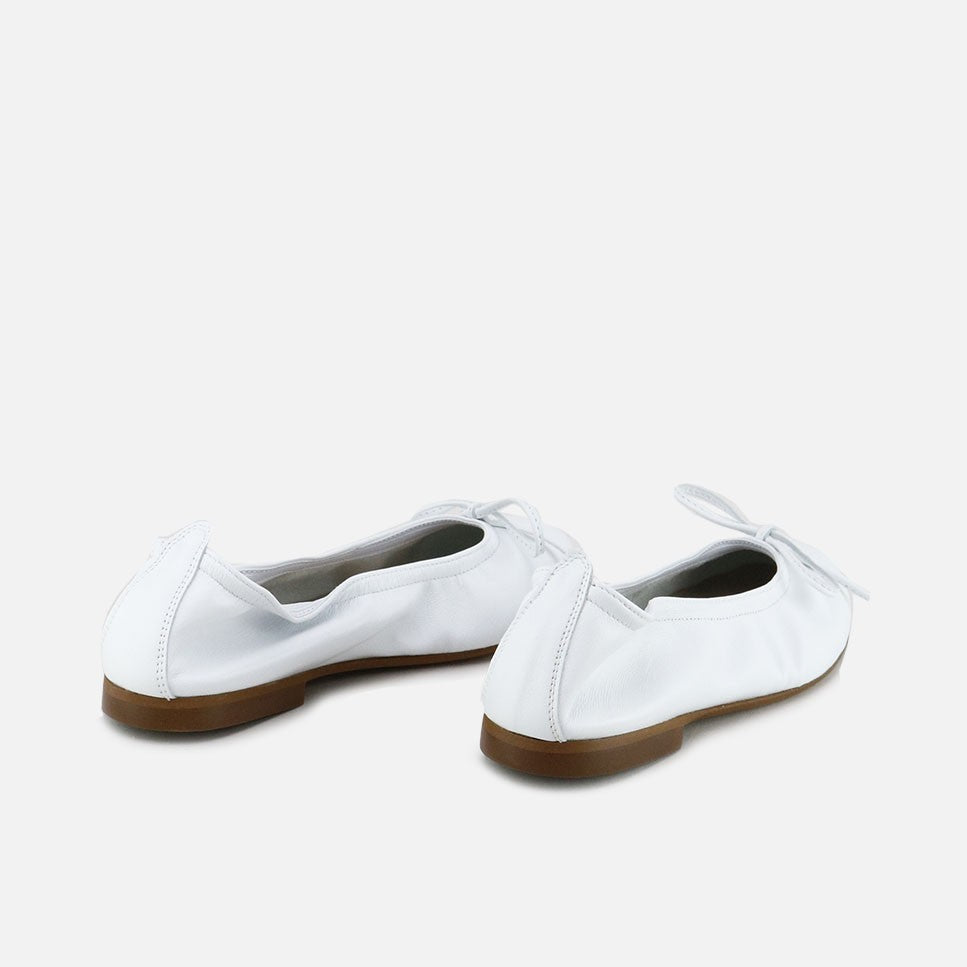 Bailarinas-Blanco-Elastico-Papanatas-3_2c156d6d-f851-48c7-b543-f51cc1895a06.jpg