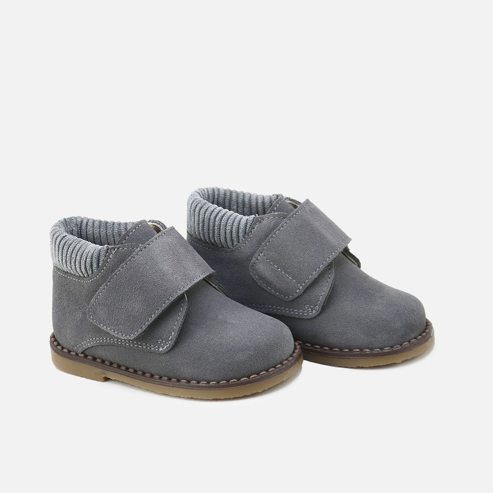 Botita-Velcro-Gris-Cute-Cucada-2.jpg