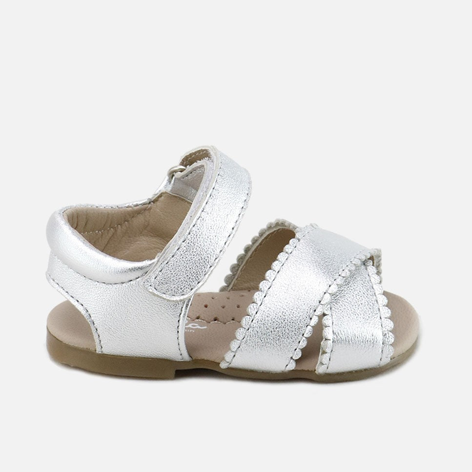 Sandalias-Metalizadas-Plata-Primeros-Pasos-Cucada_95906ebf.jpg