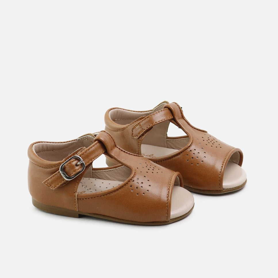Sandalias-Picadas-Cognac-Primeros-Pasos-Cucada-2.jpg