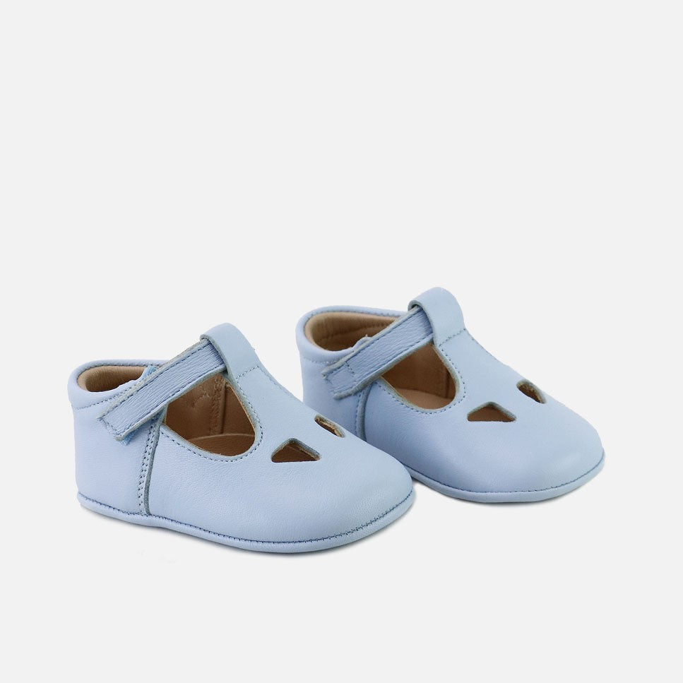 Zapatito-Perforado-Bebe-Celeste-Cucada-2.jpg