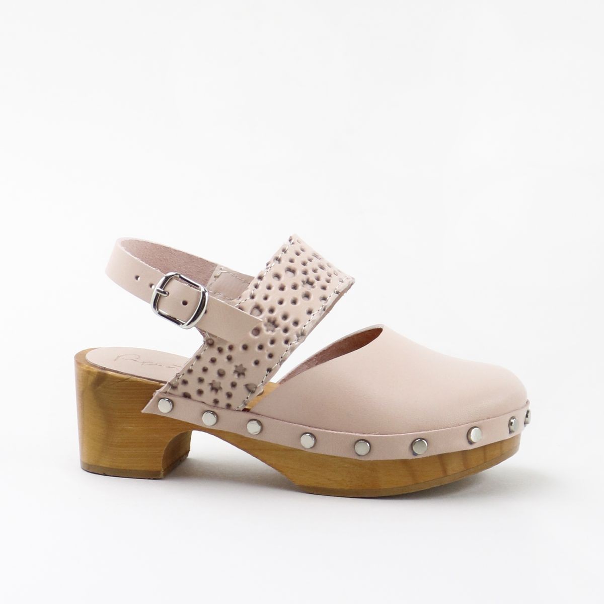 Zuecos-Perforados-Piel-Natural-2.jpg